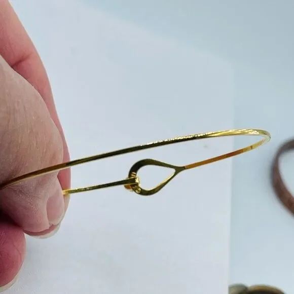 Vintage Avon birthstone - Ruby - July bangle bracelet. - Picture 3 of 5